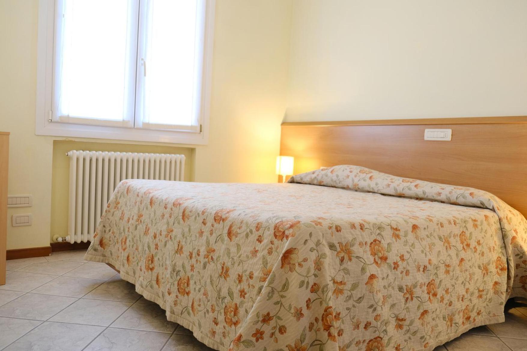 Residenza Carracci Aparthotel Bologna Eksteriør bilde