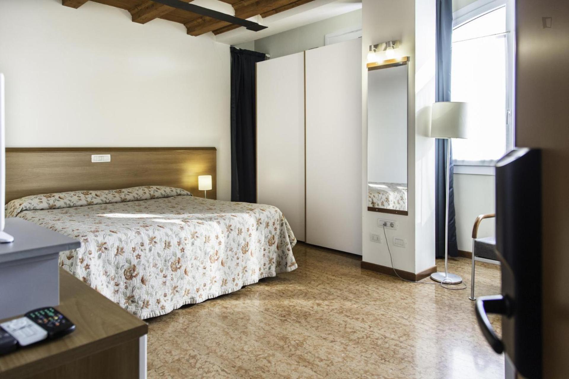 Residenza Carracci Aparthotel Bologna Eksteriør bilde